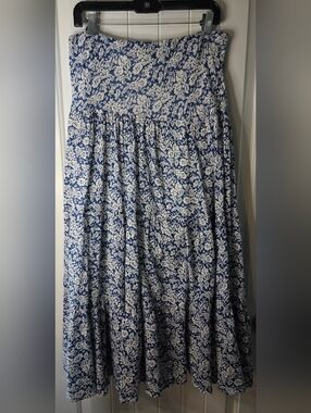 Chaps Blue and White Floral Maxi Full Lined Broom Skirt Medium ❤️